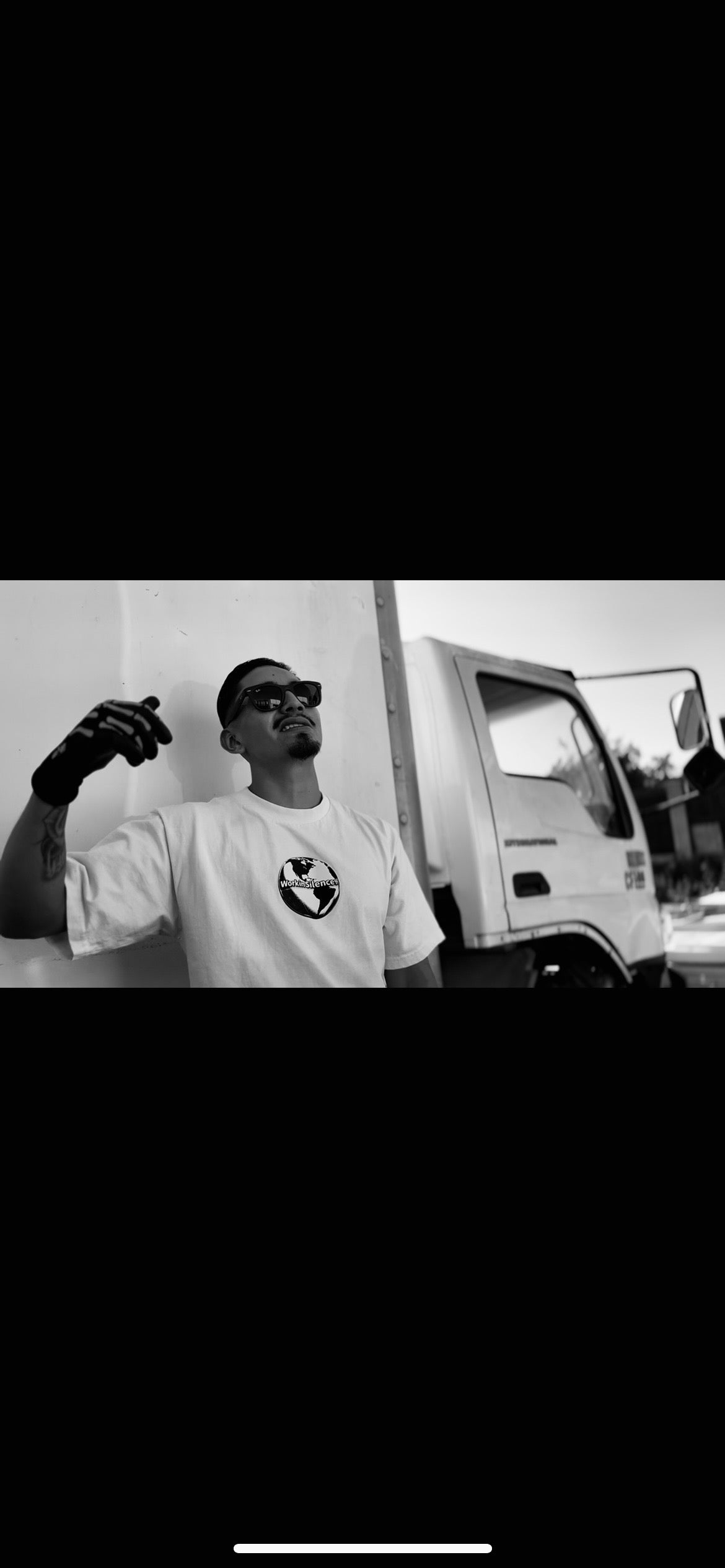 NEW: (World on my chest T)